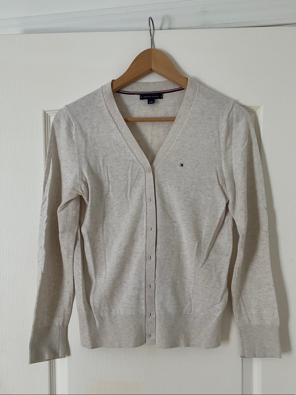 Tommy Hilfiger Women's Cream V-Neck Lightweight Cardigan